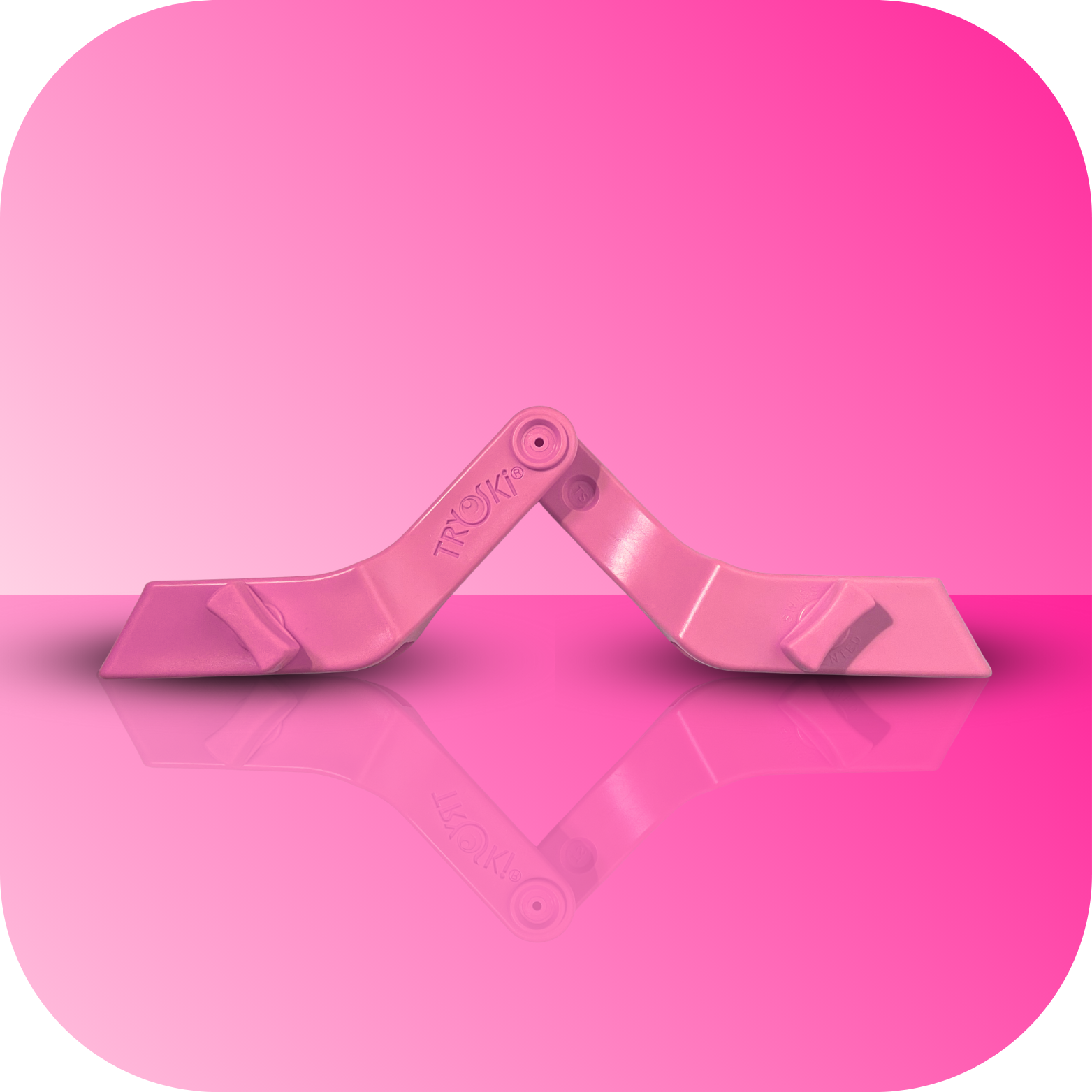 Tryski, dispositif innovant pour faciliter l’apprentissage du ski, fabriqué en Suisse, léger et robuste, fixable sur les skis pour limiter les déséquilibres