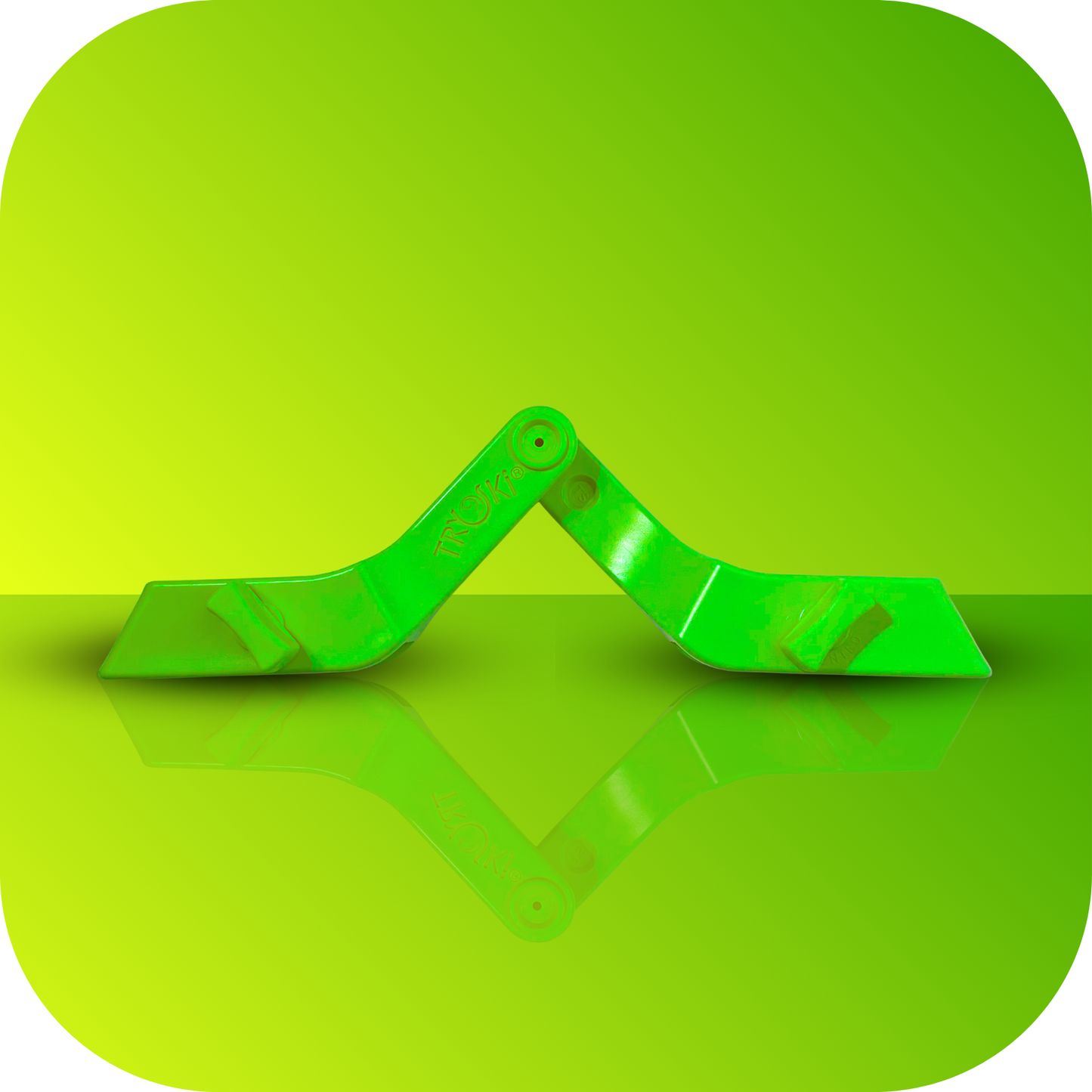 Tryski, dispositif innovant pour faciliter l’apprentissage du ski, fabriqué en Suisse, léger et robuste, fixable sur les skis pour limiter les déséquilibres